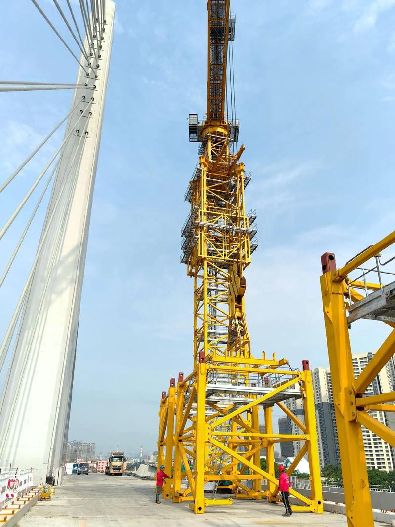 中聯(lián)重科4300塔吊出租服務 高效可靠的200噸塔機租賃解決方案